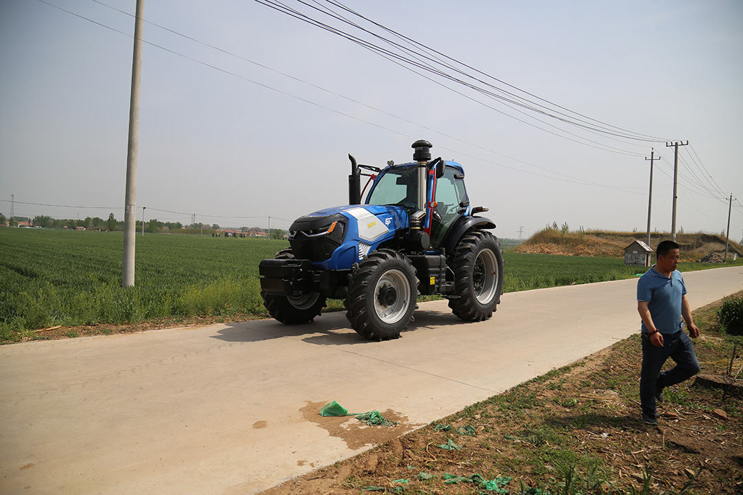CP2604  260HP 4WD